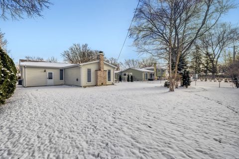 Tiny photo for 2406 N Lafayette Street, Arlington Heights, IL 60004 (MLS # 12547106)