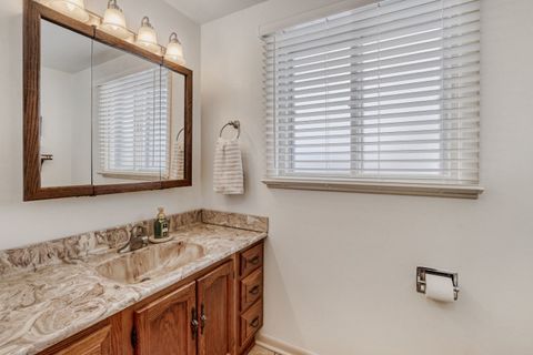 Tiny photo for 2406 N Lafayette Street, Arlington Heights, IL 60004 (MLS # 12547106)