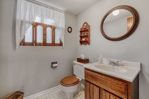 Tiny photo for 2406 N Lafayette Street, Arlington Heights, IL 60004 (MLS # 12547106)