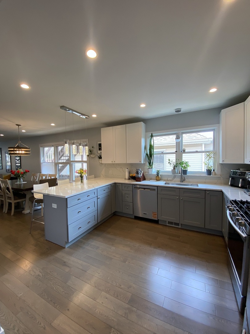 2142 N 73rd Court