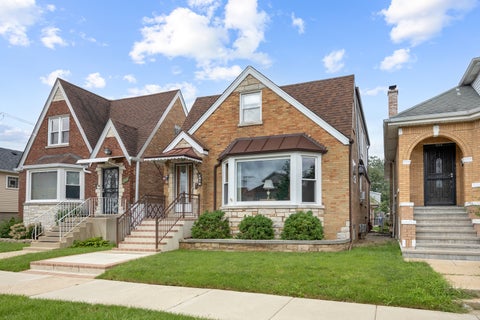 Photo of 3222 N Natchez Avenue, Chicago, IL 60634 (MLS # 12736898)