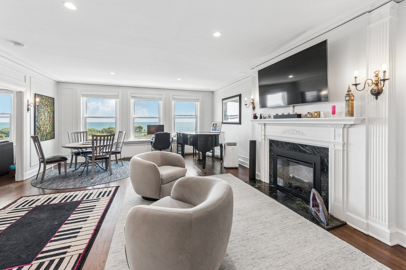 3240 N Lake Shore Drive 10D