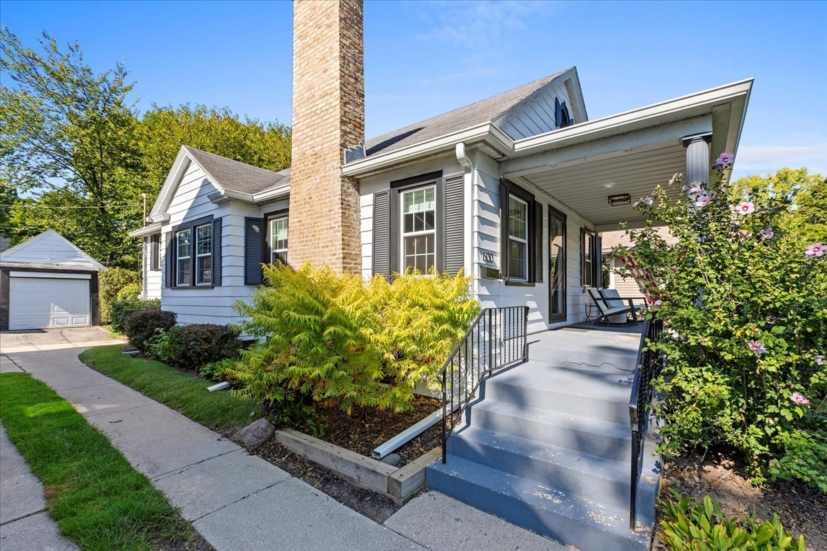 600 Broadview Avenue