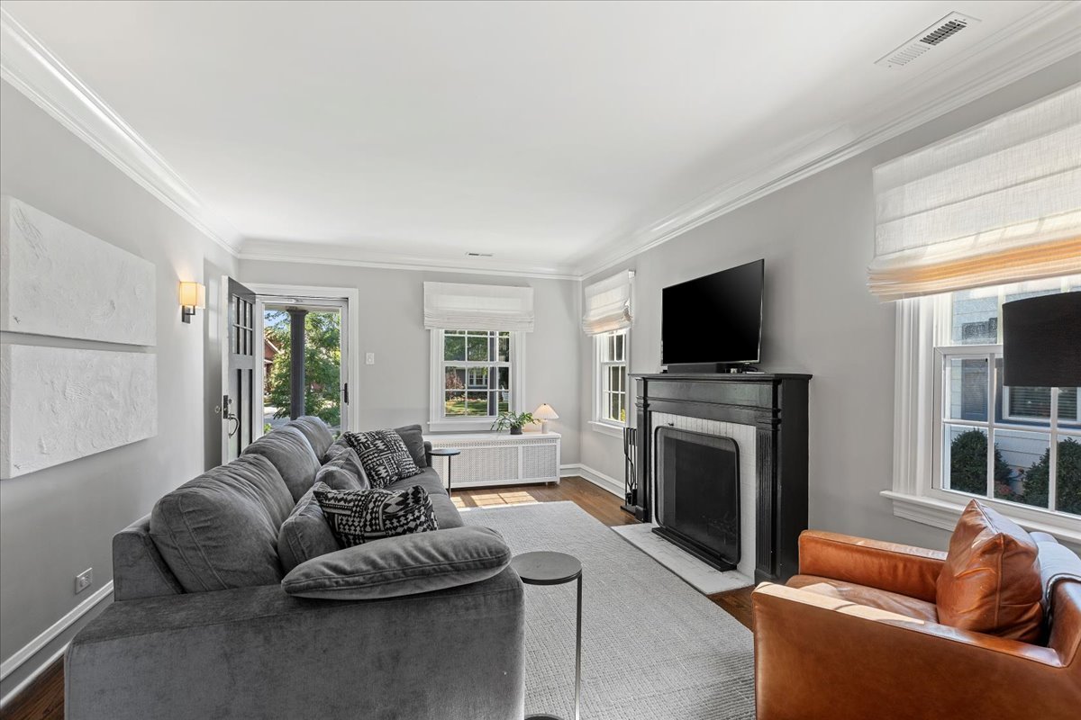 600 Broadview Avenue