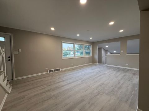 Tiny photo for 337 Woodland Drive, Grayslake, IL 60030 (MLS # 12439480)