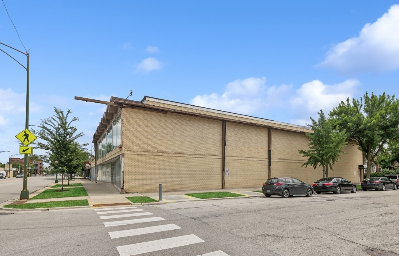 3451 W Peterson Avenue