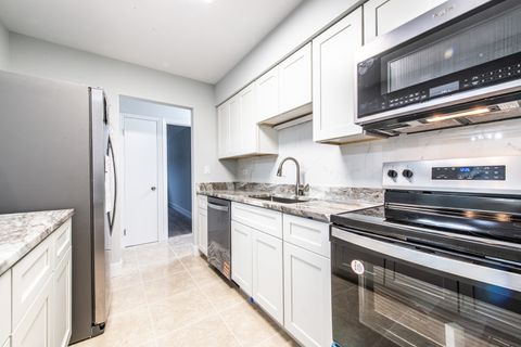 Tiny photo for 814 E Old Willow Road #109, Prospect Heights, IL 60070 (MLS # 12548531)