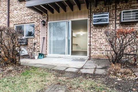 Tiny photo for 814 E Old Willow Road #109, Prospect Heights, IL 60070 (MLS # 12548531)