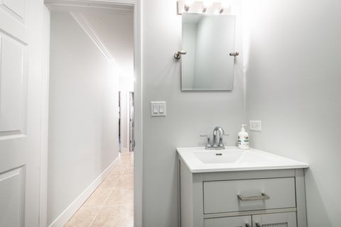 Tiny photo for 814 E Old Willow Road #109, Prospect Heights, IL 60070 (MLS # 12548531)