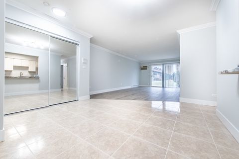 Tiny photo for 814 E Old Willow Road #109, Prospect Heights, IL 60070 (MLS # 12548531)