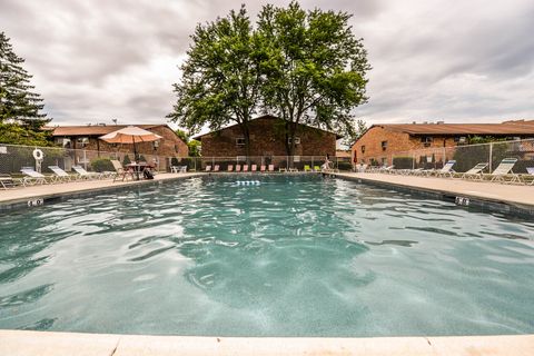 Tiny photo for 814 E Old Willow Road #109, Prospect Heights, IL 60070 (MLS # 12548531)