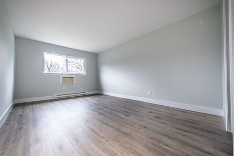 Tiny photo for 814 E Old Willow Road #109, Prospect Heights, IL 60070 (MLS # 12548531)