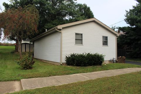 Tiny photo for 613 S Quincy Street, Clinton, IL 61727 (MLS # 12491690)