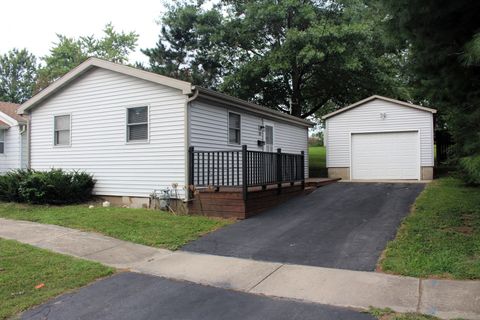 Photo of 613 S Quincy Street, Clinton, IL 61727 (MLS # 12491690) Photo of 613 S Quincy Street, Clinton, IL 61727 (MLS # 12491690)