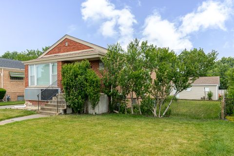 Tiny photo for 690 E Sibley Boulevard, Dolton, IL 60419 (MLS # 12669674)