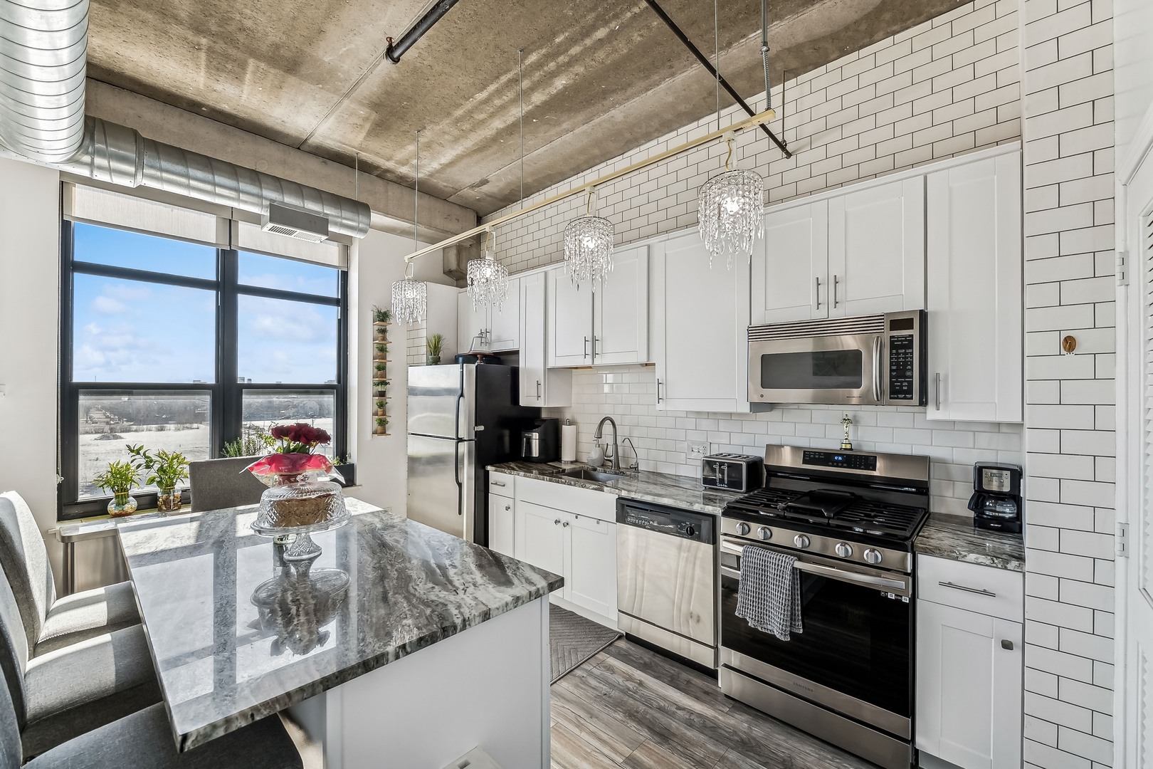 833 W 15th Place 511