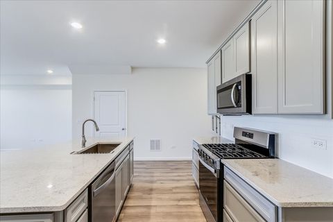 Tiny photo for 616 Switchgrass Lane #61005, Bolingbrook, IL 60490 (MLS # 12595339)