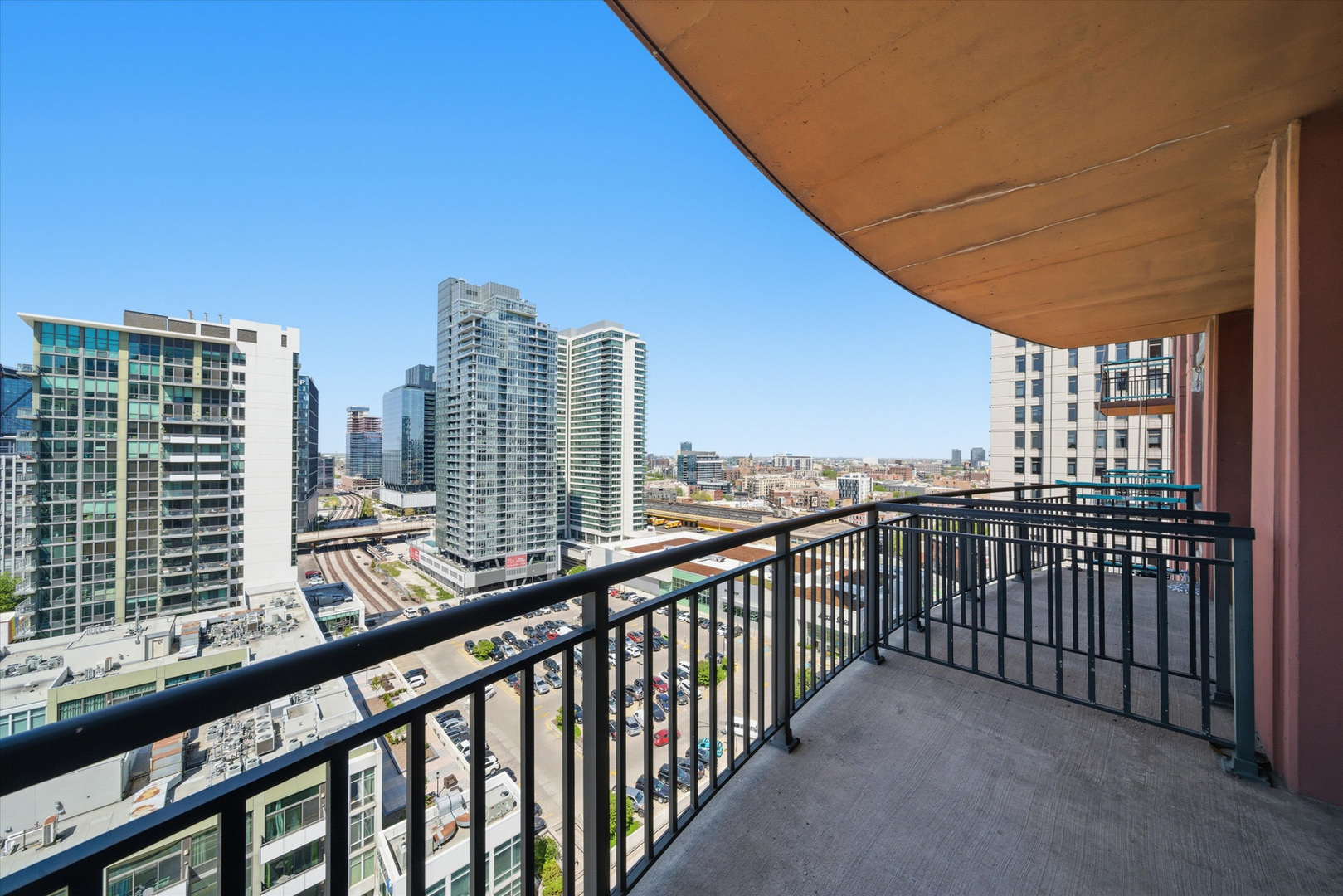 330 N Jefferson Street 1606