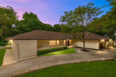 Photo of 4 Far Hills Road, Barrington Hills, IL 60010 (MLS # 12665435)