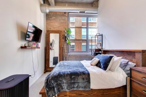 Tiny photo for 1735 N Paulina Street #419, Chicago, IL 60622 (MLS # 12519804)