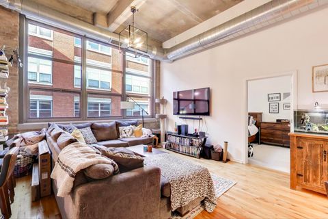 Tiny photo for 1735 N Paulina Street #419, Chicago, IL 60622 (MLS # 12519804)