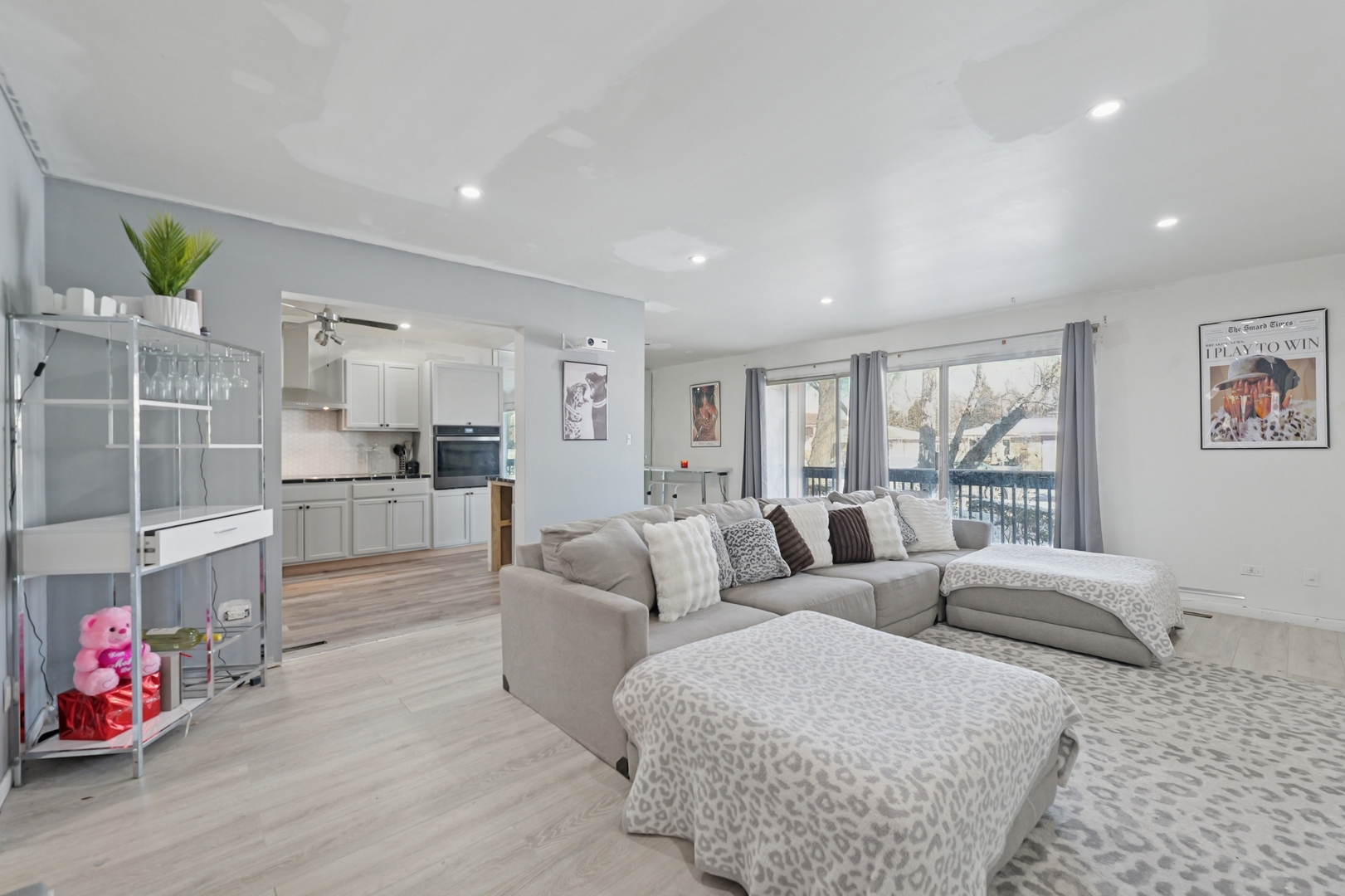 827 E 194th Street 827