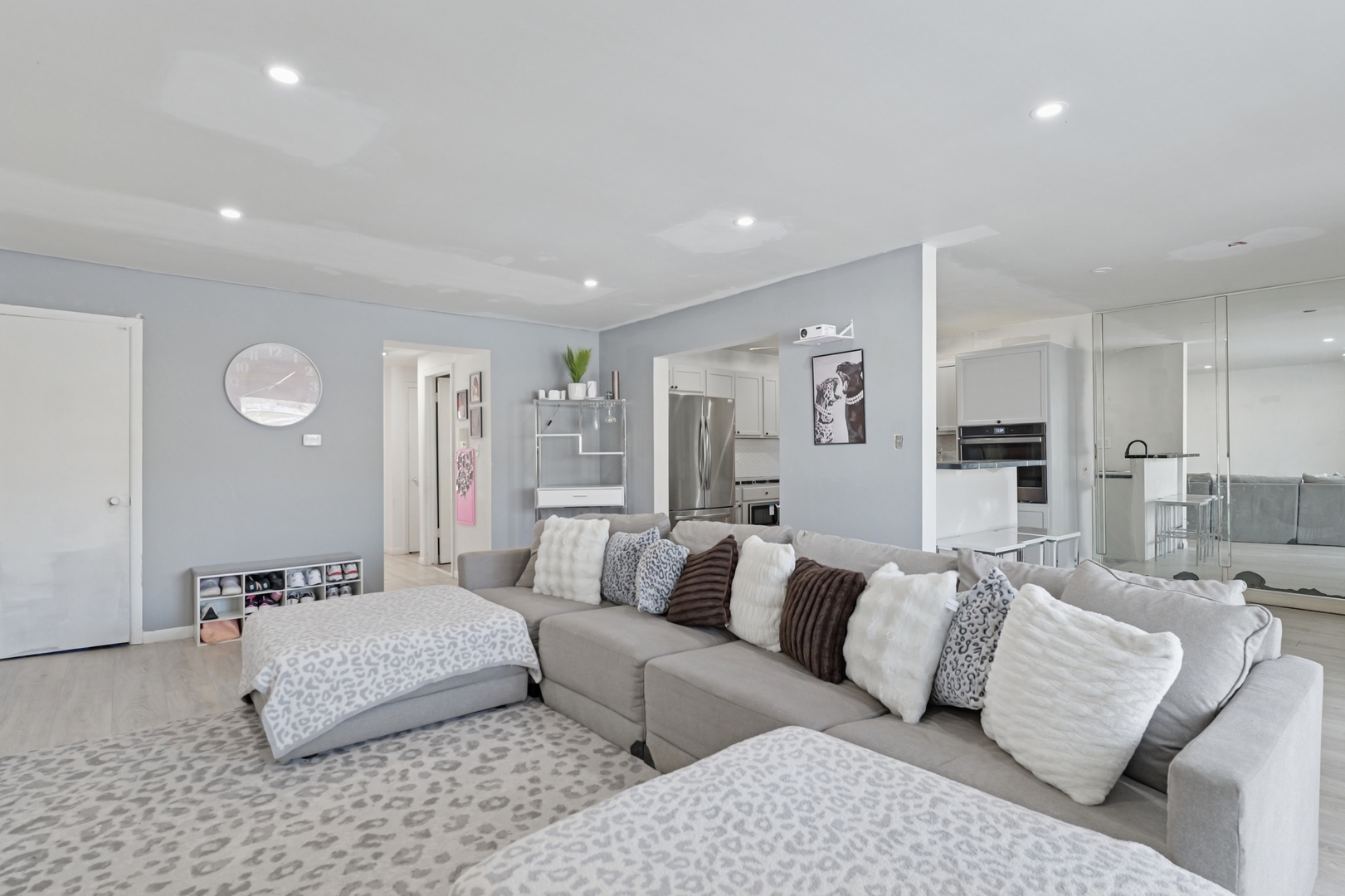 827 E 194th Street 827