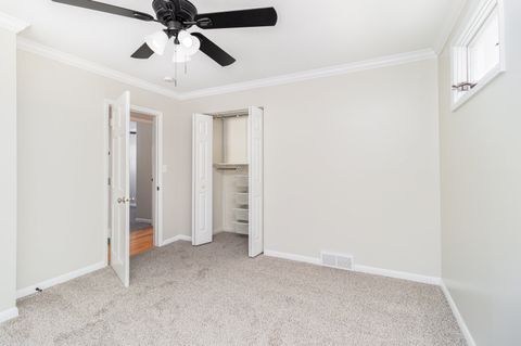 Tiny photo for 230 Bayshore Drive, Lake Bluff, IL 60044 (MLS # 12517892)