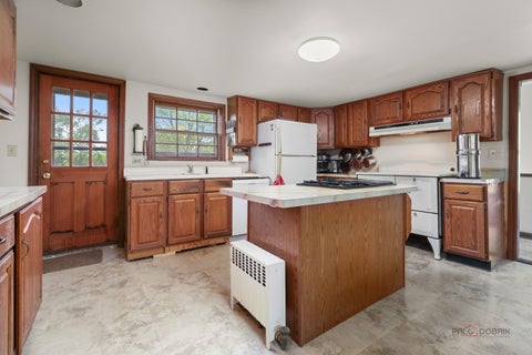 Tiny photo for 30128 N Saint Marys Road, Libertyville, IL 60048 (MLS # 12661027)
