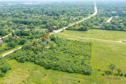 Tiny photo for 30128 N Saint Marys Road, Libertyville, IL 60048 (MLS # 12661027)