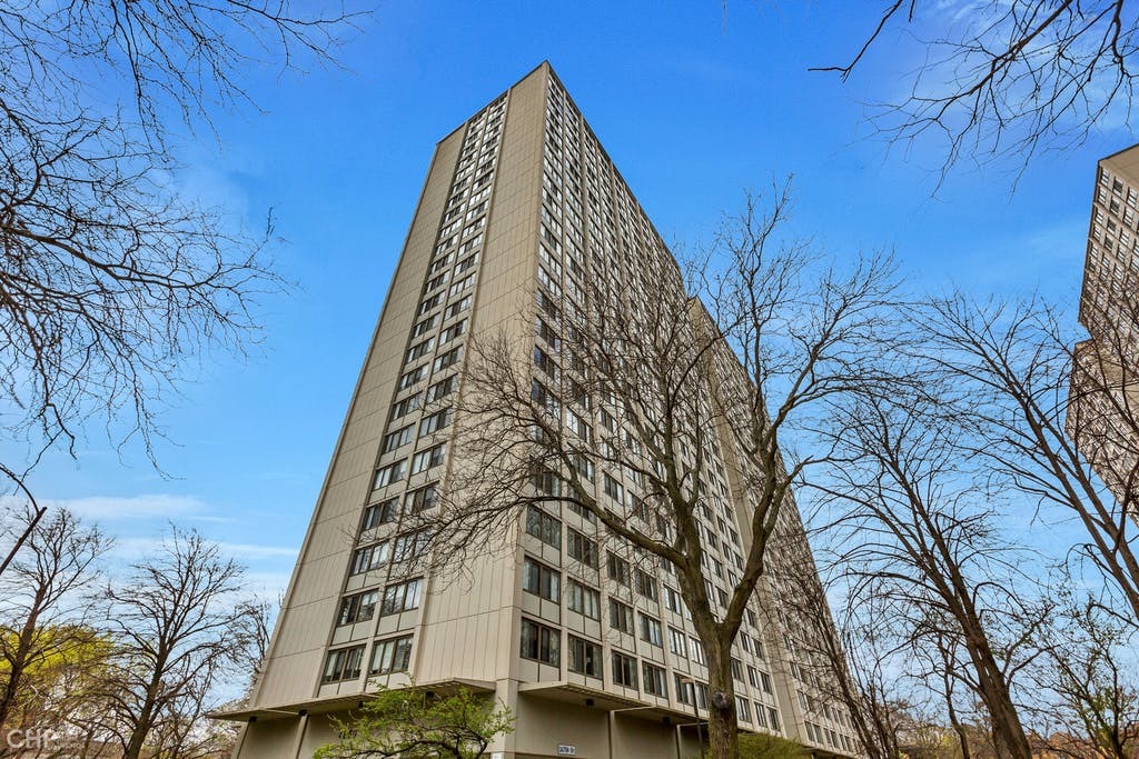 4850 S Lake Park Avenue 1512