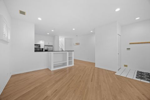 Tiny photo for 2304 N Greenview Avenue, Chicago, IL 60614 (MLS # 12488749)