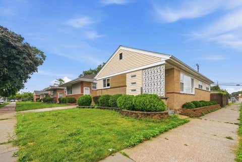 Tiny photo for 3749 W 78th Place, Chicago, IL 60652 (MLS # 12722850)