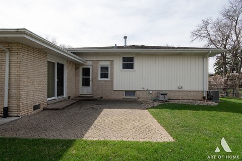 Tiny photo for 10614 S 84th Avenue, Palos Hills, IL 60465 (MLS # 12600358)