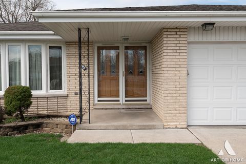 Tiny photo for 10614 S 84th Avenue, Palos Hills, IL 60465 (MLS # 12600358)