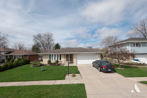 Tiny photo for 10614 S 84th Avenue, Palos Hills, IL 60465 (MLS # 12600358)