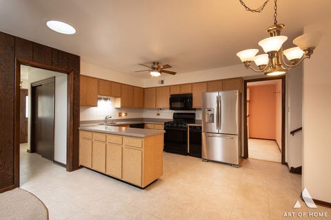 Tiny photo for 10614 S 84th Avenue, Palos Hills, IL 60465 (MLS # 12600358)