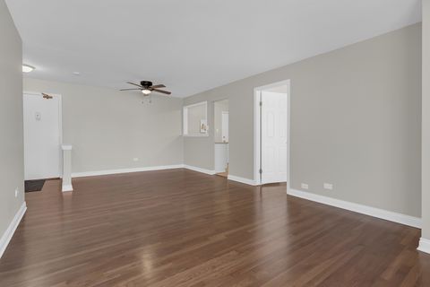 Tiny photo for 8856 N Northshore Drive #2C, Des Plaines, IL 60016 (MLS # 12548980)