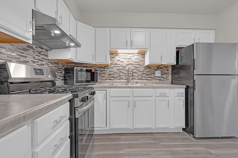 Tiny photo for 8856 N Northshore Drive #2C, Des Plaines, IL 60016 (MLS # 12548980)