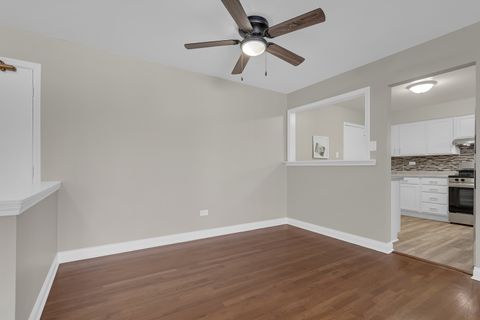 Tiny photo for 8856 N Northshore Drive #2C, Des Plaines, IL 60016 (MLS # 12548980)