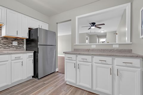 Tiny photo for 8856 N Northshore Drive #2C, Des Plaines, IL 60016 (MLS # 12548980)