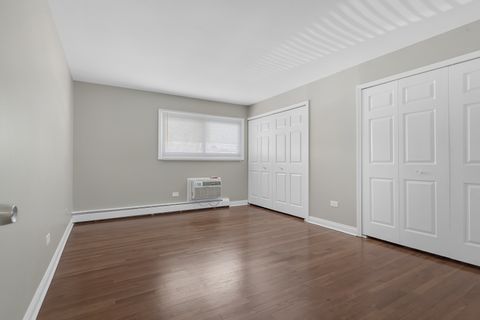 Tiny photo for 8856 N Northshore Drive #2C, Des Plaines, IL 60016 (MLS # 12548980)