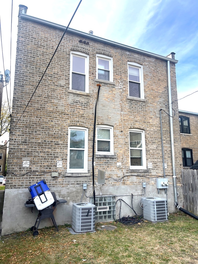 5653 N Talman Avenue