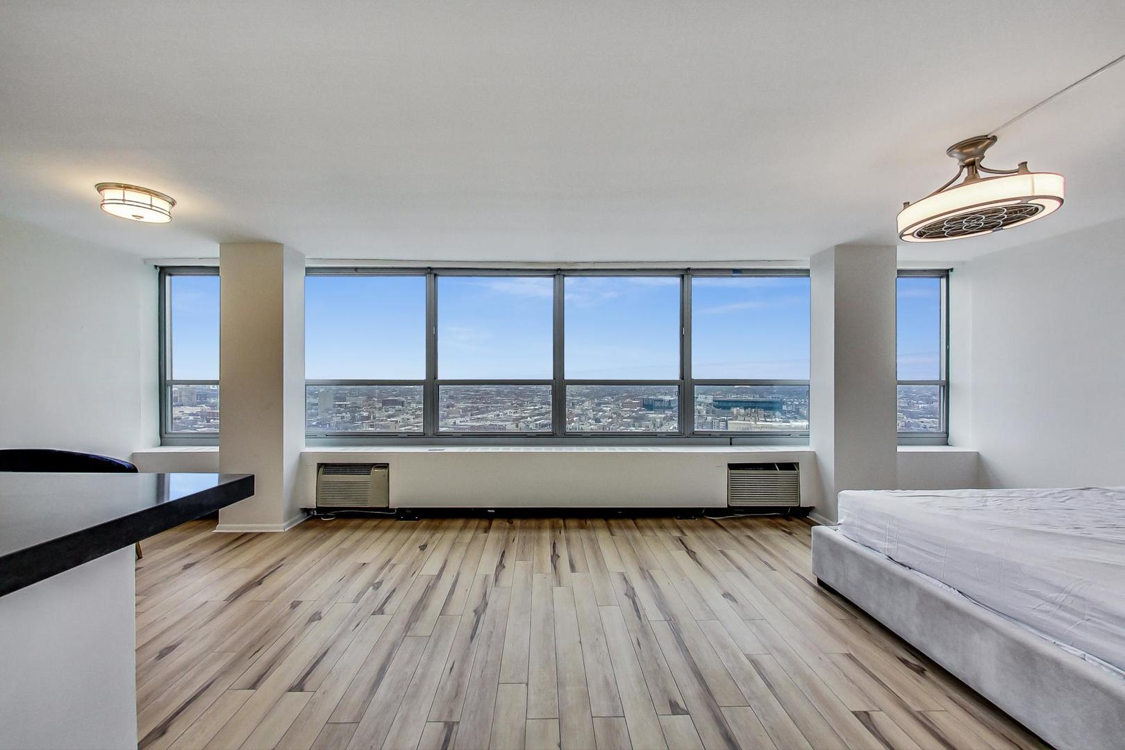 3550 N Lake Shore Drive 2728