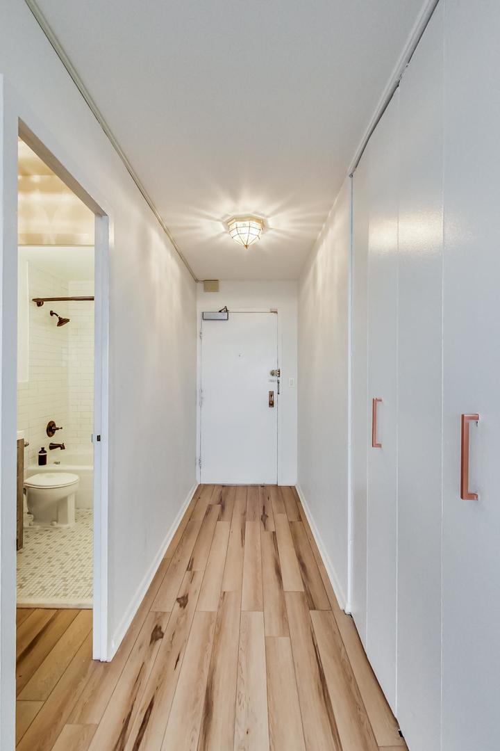 3550 N Lake Shore Drive 2728