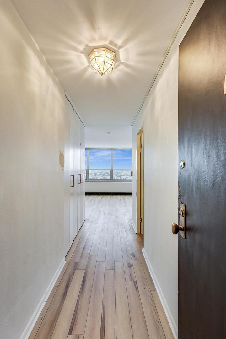 3550 N Lake Shore Drive 2728