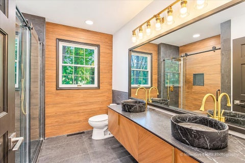 Tiny photo for 7 Willow Bay Drive, South Barrington, IL 60010 (MLS # 12777904)