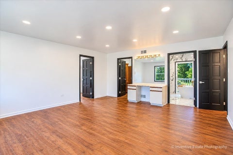 Tiny photo for 7 Willow Bay Drive, South Barrington, IL 60010 (MLS # 12777904)