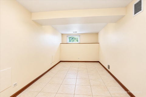Tiny photo for 7 Willow Bay Drive, South Barrington, IL 60010 (MLS # 12777904)