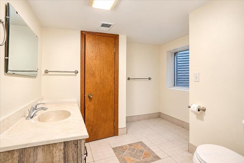 Tiny photo for 7 Willow Bay Drive, South Barrington, IL 60010 (MLS # 12777904)